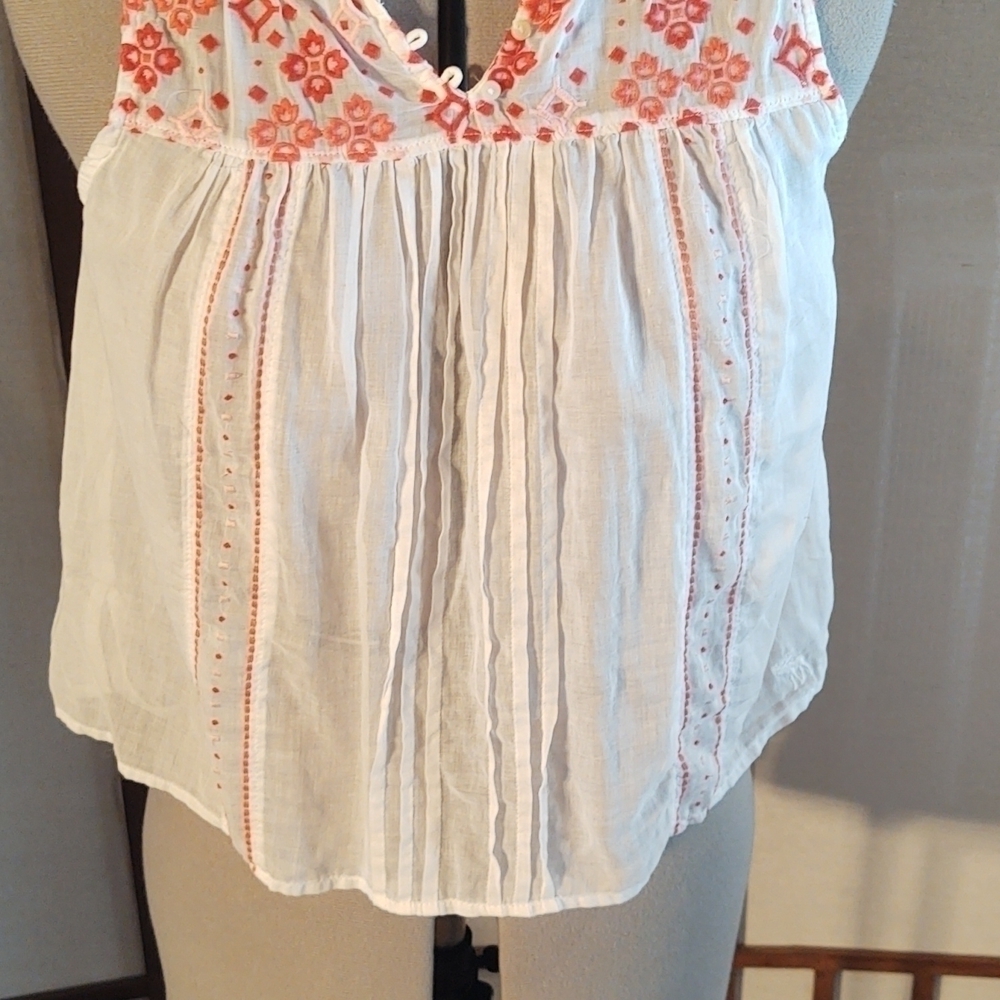 Abercrombie & Fitch Embroidered Sheer Cotton Top Sz S NWT - Picture 3 of 12